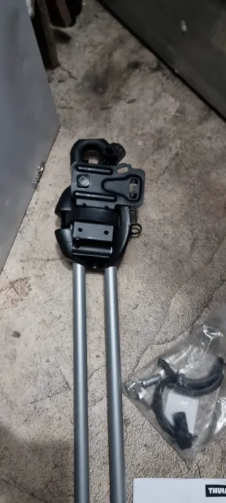 Portabicicletas para barras de coche marca cruz