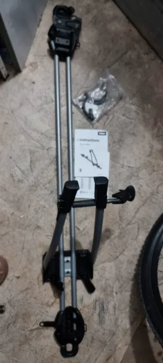 Portabicicletas para barras de coche marca cruz