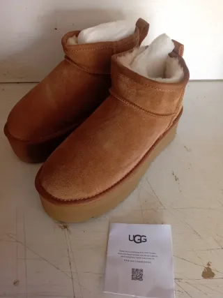Botines nuevos ugg talla 36.