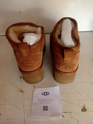Botines nuevos ugg talla 36.