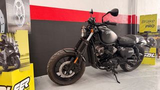 Hyosung GV 125 Bobber