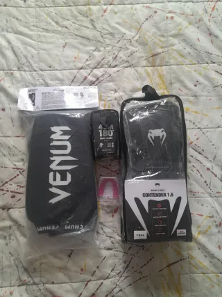 Kit Boxeo Venum Guantes y Vendas