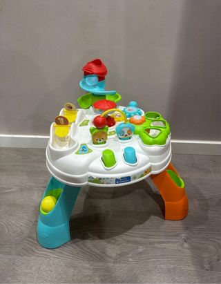 Mesa de actividades infantil