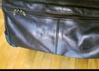 Bolso de piel auténtica con ruedas