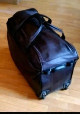 Bolso de piel auténtica con ruedas