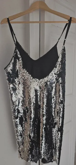 Vestido lentejuelas negro y plateado