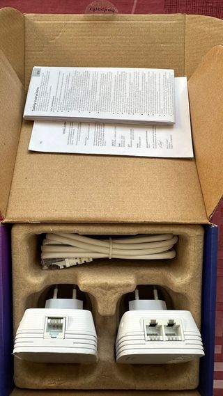 PLC Extensor de red Kit Powerline Wi-Fi 600 STRONG