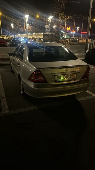 Mercedes-Benz Clase C 2004