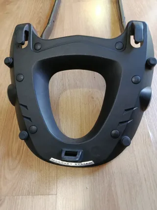 Baúl GIVI Yamaha XJ6 (2009+)