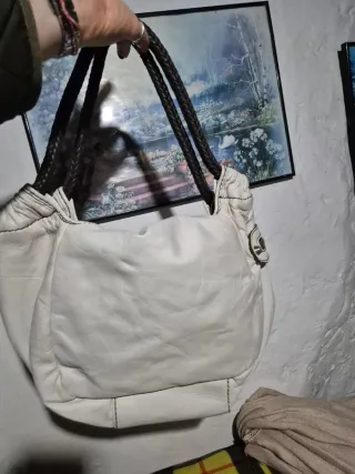 Borsetta in pelle panna con manici marroni