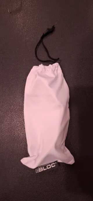 Gafas de sol negras y azules