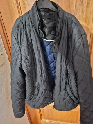 Chaqueta acolchada Massimo Dutti negra