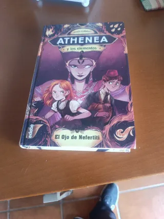 EL OJO DE NEFERTITI (Spanish Edition)