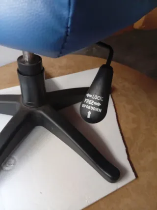 Silla de oficina y escritorio