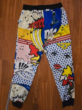 Pantalón Adidas Talla S Estampado Comic, nuevo
