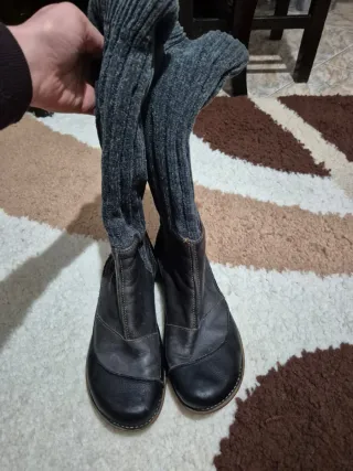 Stivali neri e verdi