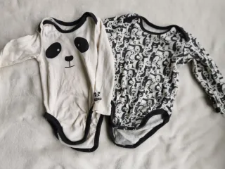 Lote 2 bodies Boboli 6 meses