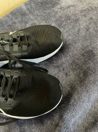 Zapatillas Nike Negras y Blancas