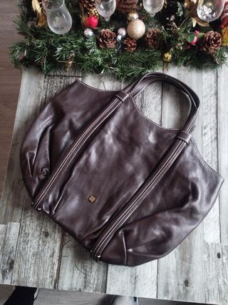 Bolso de mano de cuero marrón