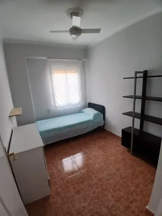 Habitación individual amueblada  llamar 632769663