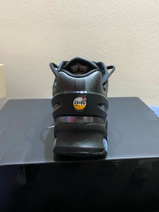 Nike Air Max DN8 Negro/Gris Talla 42.5