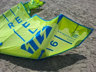 Set of 3 kites North kiteboarding 12,9,6 with bar