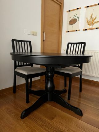 Mesa extensible redonda y 4 sillas