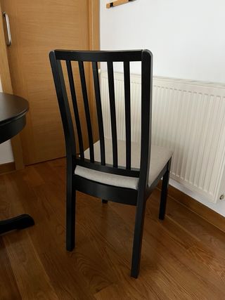 Mesa extensible redonda y 4 sillas