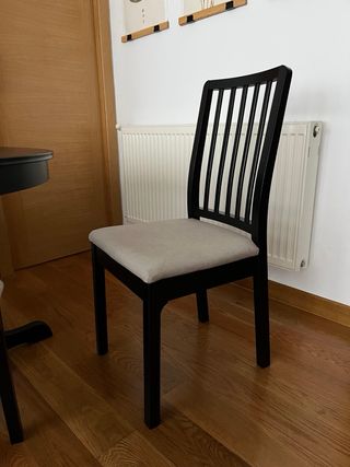 Mesa extensible redonda y 4 sillas