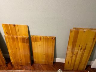 Estantería con cajonera de madera y blanco