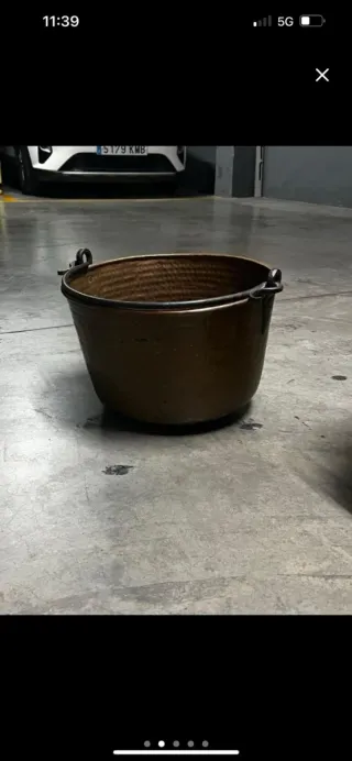 Antico calderone in rame