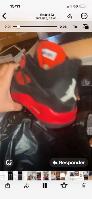 Zapatillas Jordan Negras y Rojas Nuevas