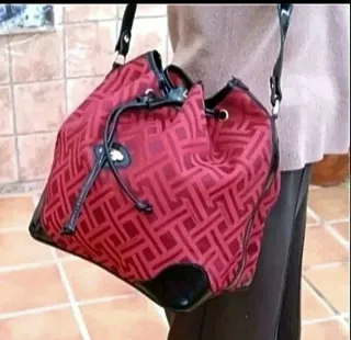 Bolso Pierre Cardin Rojo y Negro