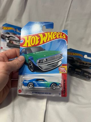 Hot Wheels Mustang 4 Pezzi