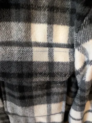 Sobrecamisa a cuadros gris y blanca