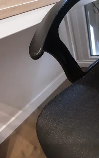 Silla de oficina negra