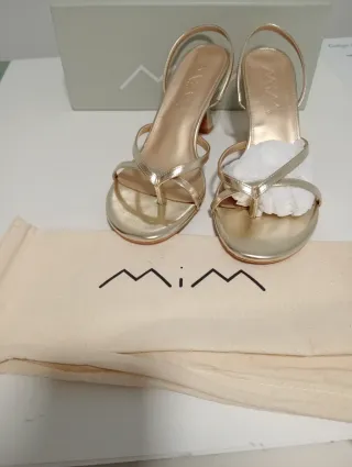 Sandalias tacón doradas Mim Talla 40. Sin estrenar
