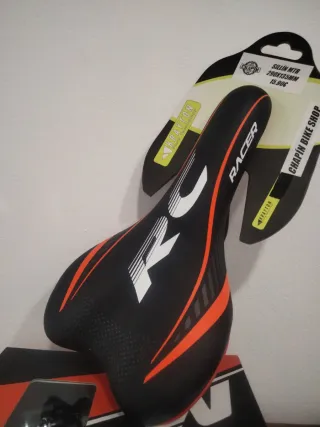 Sillín MTB Racer Negro/Naranja