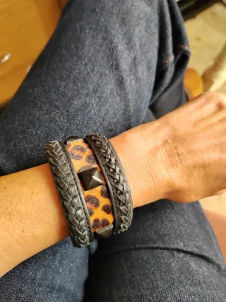Pulsera Bimba y Lola Piel Leopardo Tachuelas