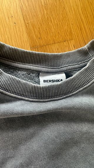 Sudadera gris básica Bershka