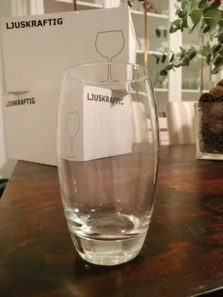 Vasos de vino y agua