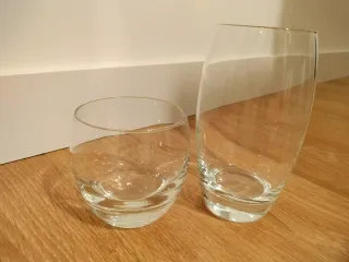 Vasos de vino y agua