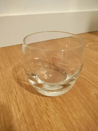 Vasos de vino y agua