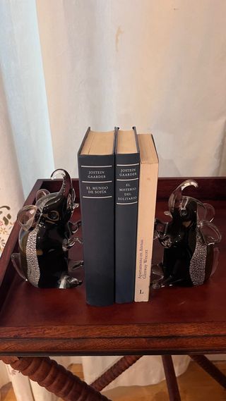 Figuras de elefante de cristal negro