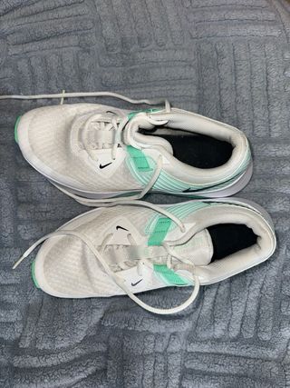 Zapatillas Deportivas Nike Mujer Blancas y Verdes