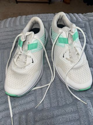 Zapatillas Deportivas Nike Mujer Blancas y Verdes