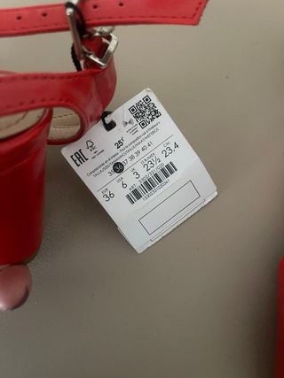 Zapatos Bershka rojos talla 36 sin usar