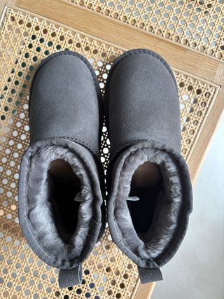 Botas UGG Classic Ultra Mini Grises