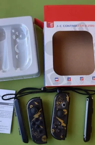 Mandos Nintendo Switch Negros Pikachu