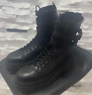 Stivali militari neri con fibbie da uomo